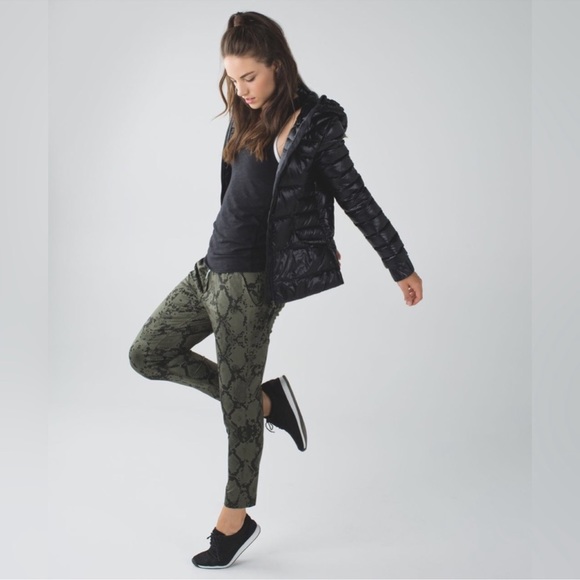 Lululemon Jet Crop Pant (Slim) *Luxtreme - Picture 3 of 15